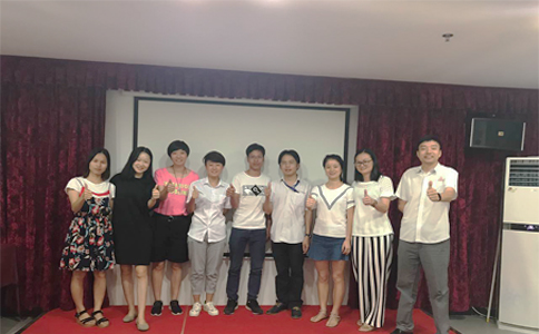  通發(fā)激光的家人們和各位美女初次見(jiàn)面！