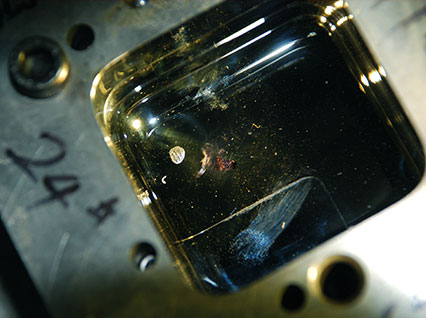 <a href='http://wap.frqmw.cn/product/3.htm' class='text_a'>模具激光焊機</a>修復鏡面模具效果